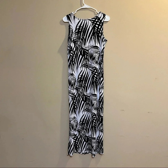 Tiana B. Sleeveless Black White Palm Leaf Printed Maxi Dress Slit Size S… - Picture 4 of 10